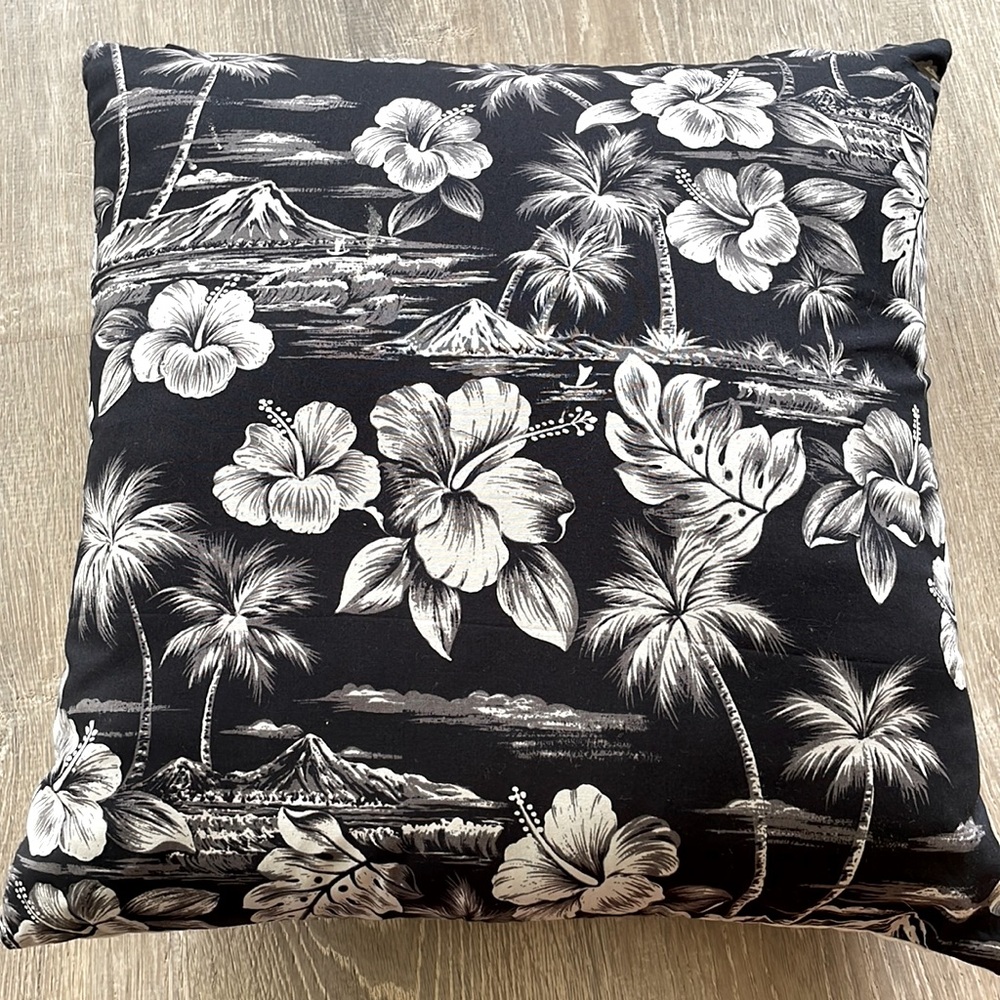 Hawaiian Print Throw Pillow